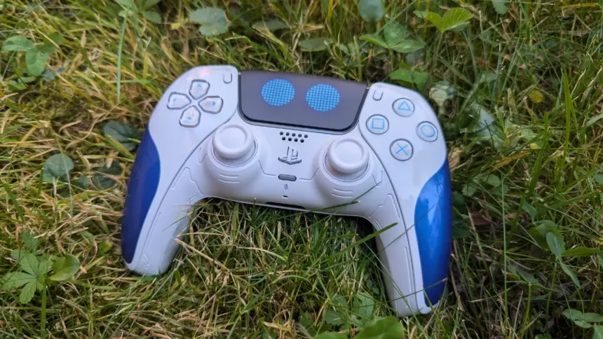 Astro Bot Limited Edition Controller